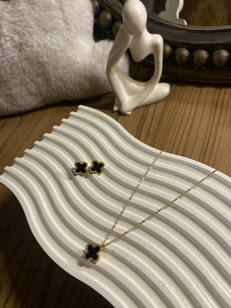 STAINLESS STEEL BLACK CLOVER SET