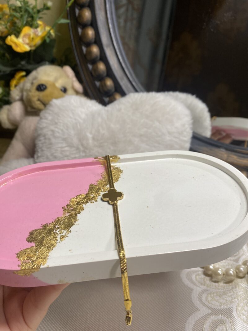 GOLD CLOVER BRACELET - Image 2